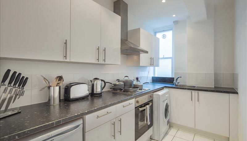 1 bed property in 39 Hill Street, London, London